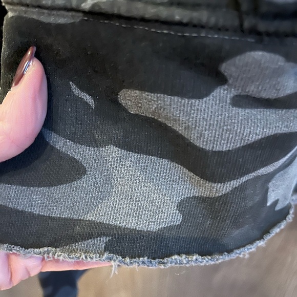 Nili Lotan Janie hoodie in dark grey camo - Picture 8 of 10